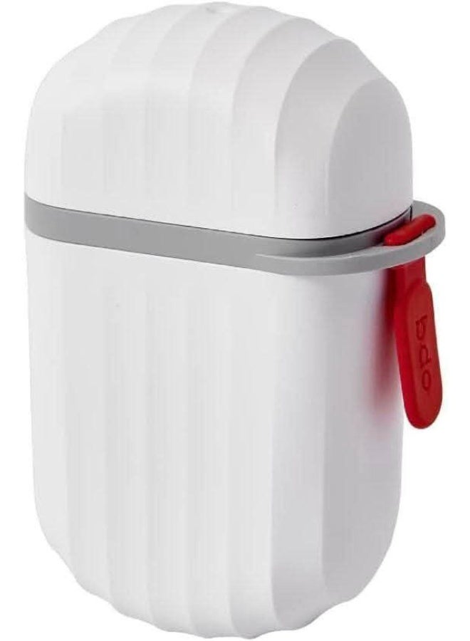 A soap dish for those seeking personal hygiene and distinction in one; an elegant and organized accessory that complements your travel gear. - Image 5